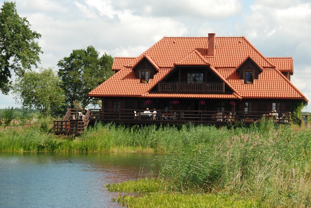 Dwor Labedzie W Kiermusach Kiermusy Buitenkant foto