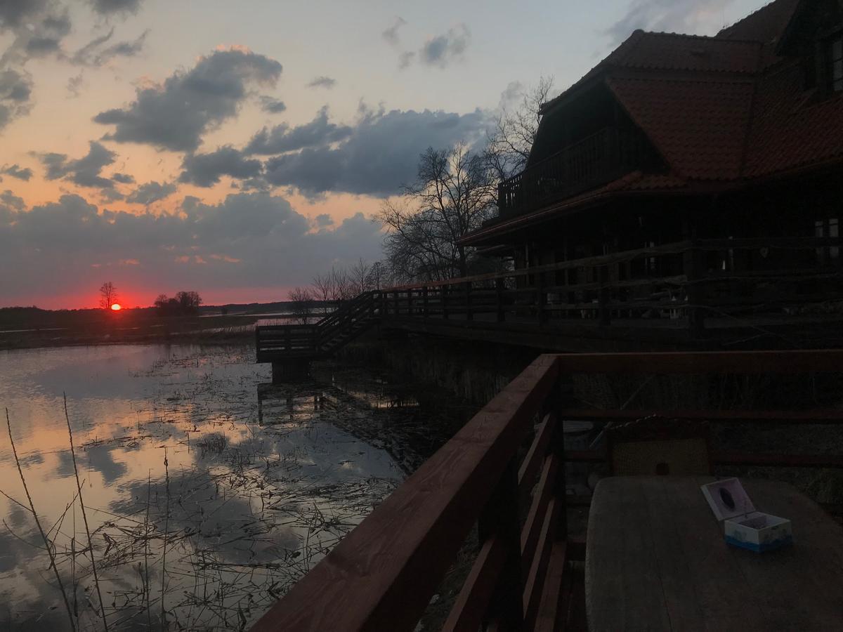 Dwor Labedzie W Kiermusach Kiermusy Buitenkant foto